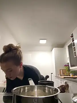 romyxxs online show from February 1, 5:11 pm