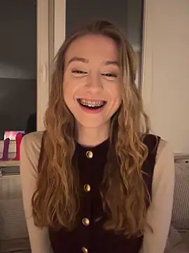 romyxxs online show from February 4, 10:26 pm