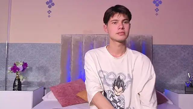 Snapshot of Derek_Sinn chatting on February 12, 8:15 pm Derek Sinn online show from February 12, 8:15 pm