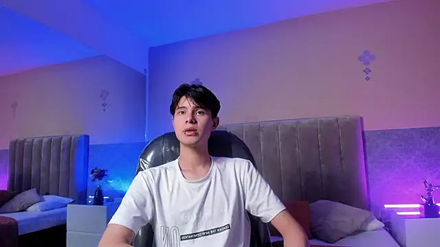 Snapshot of Derek_Sinn chatting on March 8, 3:21 am Derek Sinn online show from March 8, 3:21 am