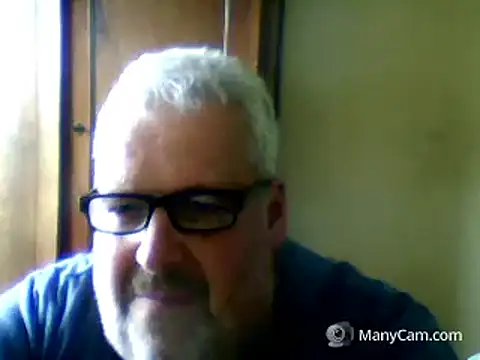Snapshot of swichcassanesi chatting on May 9, 12:54 pm swichcassanesi online show from May 9, 12:54 pm