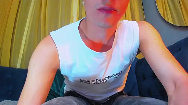 KairoBlaaze online show from February 19, 1:34 am