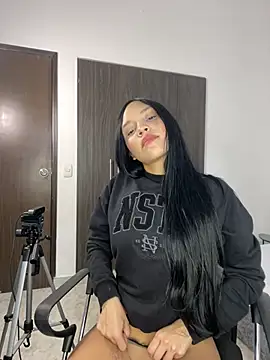 Malory Saenzz online show from February 3, 7:08 pm