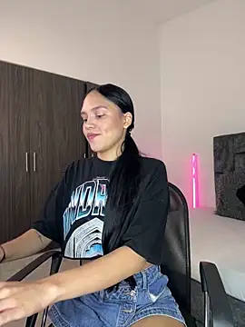 Malory Saenzz online show from February 21, 1:01 pm