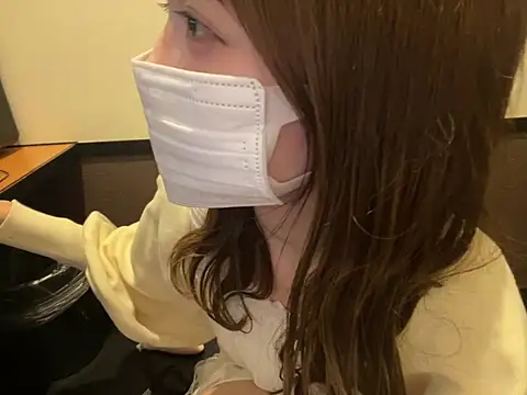 Snapshot of nao_o2 chatting on June 6, 10:53 am nao o2 online show from June 6, 10:53 am