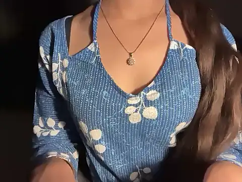 Snapshot of Simran_kaurr chatting on April 4, 6:00 am Simran kaurr online show from April 4, 6:00 am