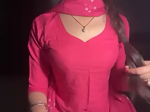 Snapshot of Simran_kaurr chatting on April 13, 6:52 am Simran kaurr online show from April 13, 6:52 am