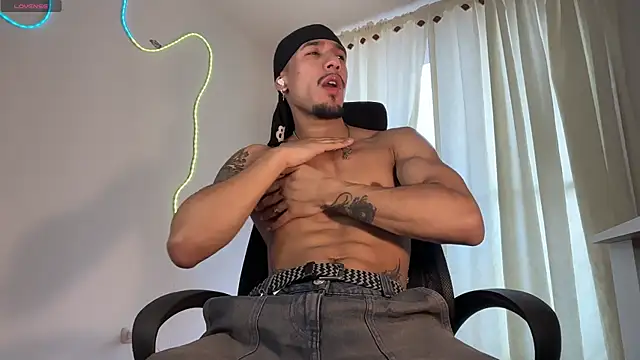 rafael stone11 online show from April 18, 7:58 pm