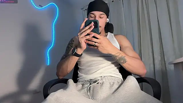 rafael stone11 online show from April 22, 2:03 am