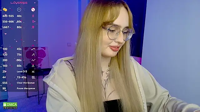 AdeLuna online show from April 24, 9:06 pm