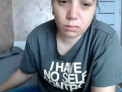 Snapshot of LorraGrey chatting on April 27, 6:11 am LorraGrey online show from April 27, 6:11 am