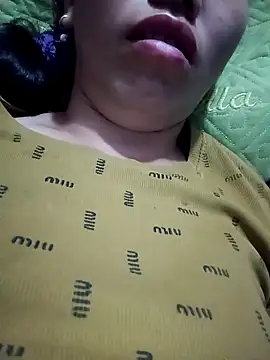 Snapshot of hot-luna- chatting on May 2, 10:04 pm hot-luna- online show from May 2, 10:04 pm