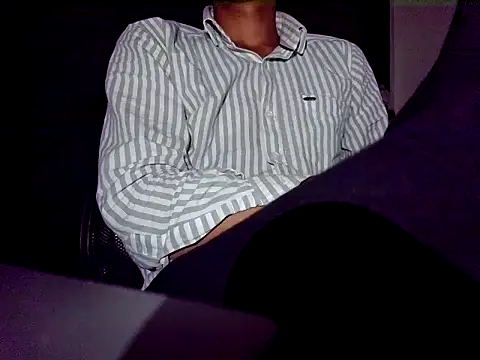 Snapshot of Indian-gentleman_teen chatting on April 19, 10:03 am Indian-gentleman teen online show from April 19, 10:03 am