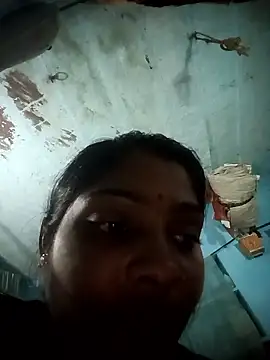 Hotty raghni online show from February 14, 3:09 pm