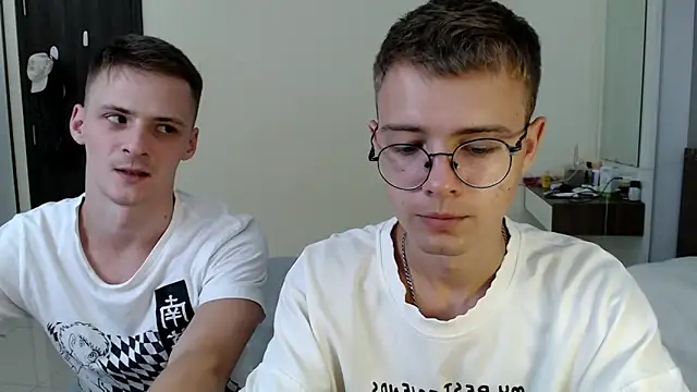 NikiKerryCum online show from April 30, 12:22 pm