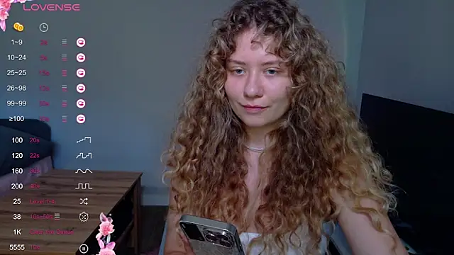 Snapshot of Milounee chatting on July 1, 6:04 am Milounee online show from July 1, 6:04 am