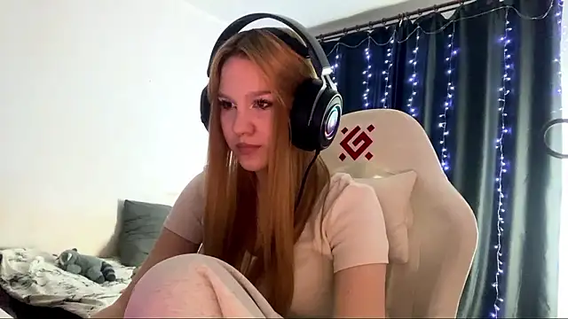 axin burnell online show from March 25, 5:30 pm