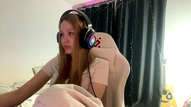 axin burnell online show from April 16, 5:36 pm