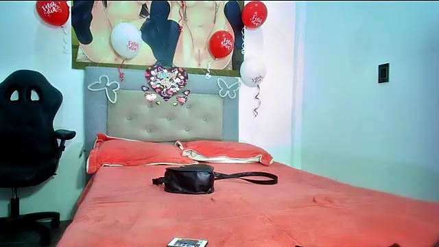 Snapshot of MEW_ALIX chatting on February 25, 1:43 pm MEW ALIX online show from February 25, 1:43 pm