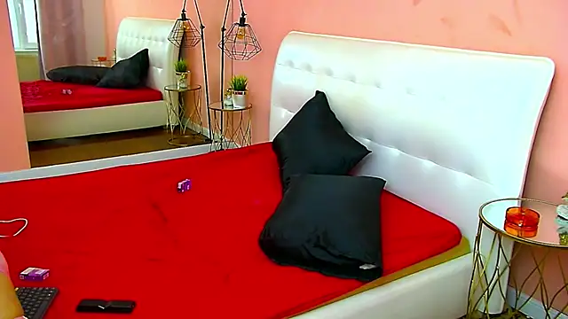 RheaduVall online show from March 9, 5:11 am