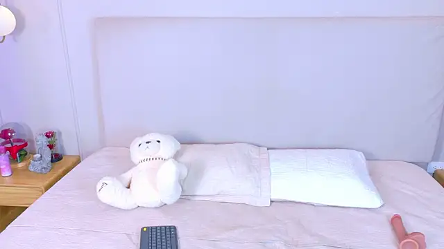 JosselynBrown online show from February 8, 1:14 pm