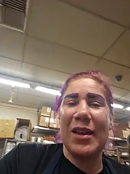 Snapshot of Icequeen1981 chatting on March 21, 9:25 am Icequeen1981 online show from March 21, 9:25 am