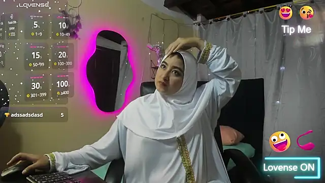 SamiraAwada online show from March 27, 7:02 pm