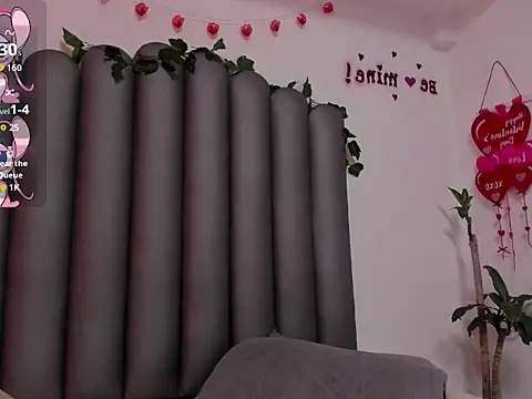 Miaa-Foxx online show from March 21, 7:17 pm