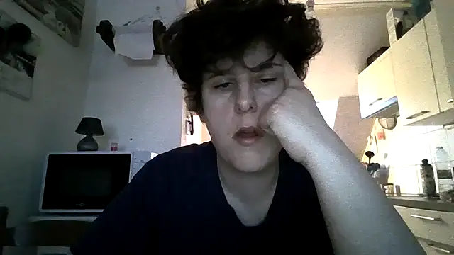 OIseauNoir88 online show from February 3, 7:02 am