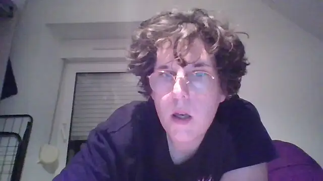 OIseauNoir88 online show from April 5, 8:17 pm