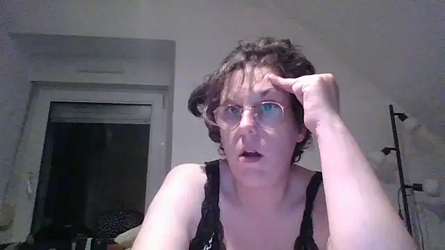 OIseauNoir88 online show from April 20, 7:15 pm