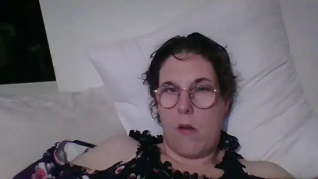 OIseauNoir88 online show from April 21, 7:50 pm