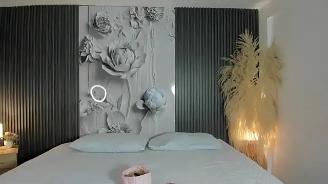 JazminRusso  online show from April 7, 4:57 am