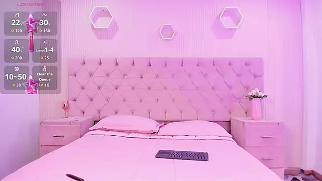 JazminRusso  online show from April 13, 4:07 am