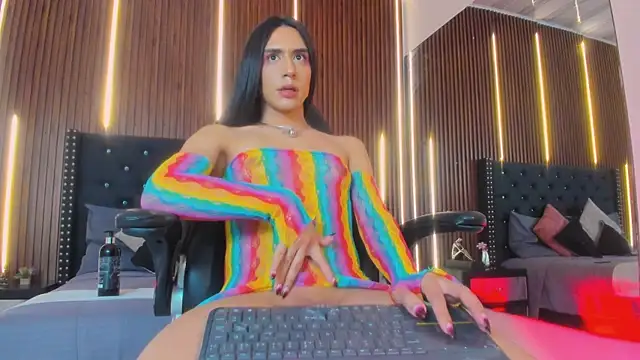 Viannca   online show from April 10, 4:17 am