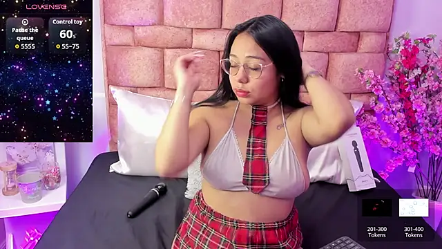 Snapshot of amy_noa chatting on February 5, 12:37 am amy noa online show from February 5, 12:37 am