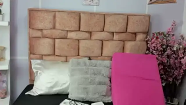 Snapshot of amy_noa chatting on February 18, 12:50 am amy noa online show from February 18, 12:50 am