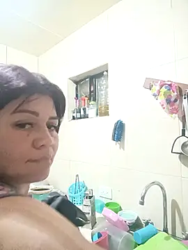 Erica  brooks online show from April 22, 10:33 pm