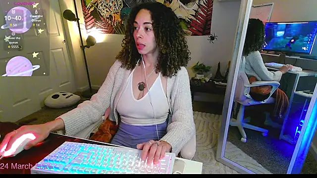 Snapshot of gunzinrose chatting on March 25, 2:56 pm gunzinrose online show from March 25, 2:56 pm