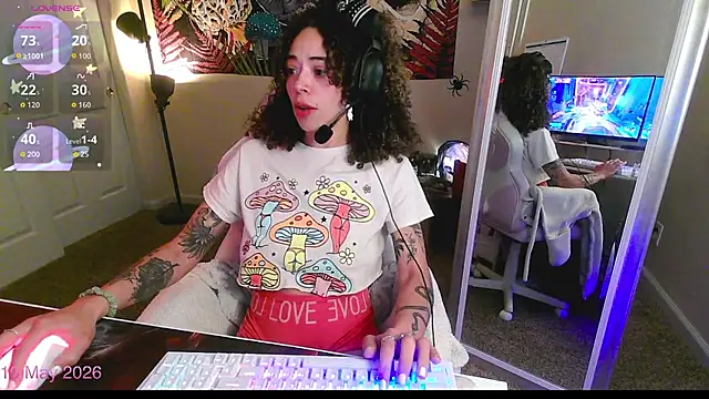 gunzinrose online show from May 11, 3:51 pm