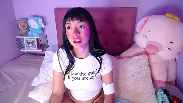 LiaLovet online show from April 11, 5:06 pm