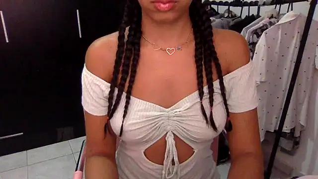 BaddieGirl199 online show from May 21, 6:26 pm