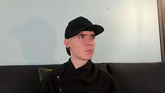 Lio      online show from March 6, 9:44 pm