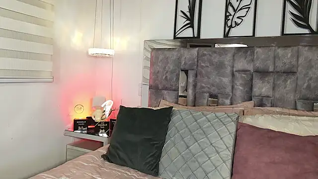 Prettyanie online show from March 31, 1:40 am