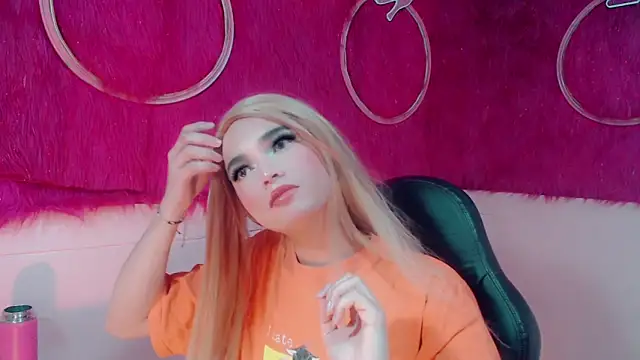 isabella vogue online show from February 16, 11:28 am