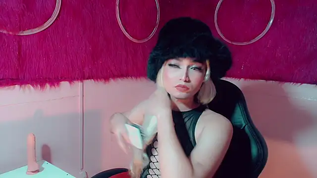 isabella vogue online show from February 17, 11:40 am