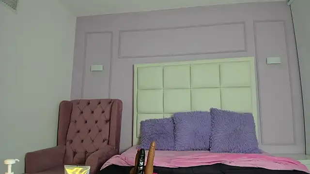 LiaJohnnson  online show from March 18, 3:42 am