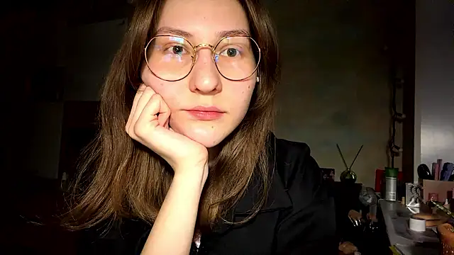 Miaaa Moon online show from March 17, 4:10 pm