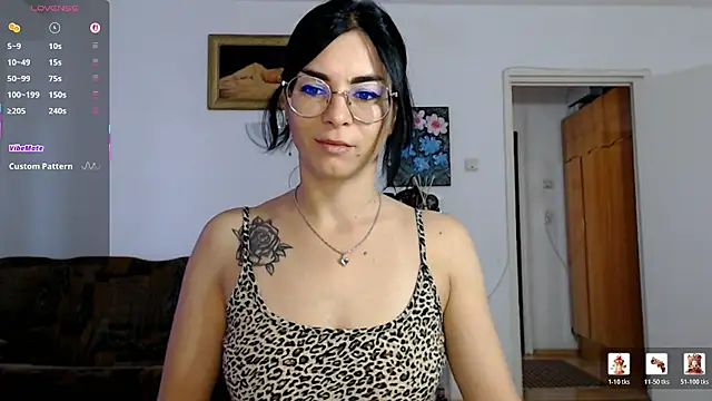 emacandy online show from August 3, 2:22 pm
