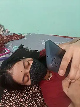 Snapshot of 18_year_old_girl chatting on April 23, 12:29 pm 18 year old girl online show from April 23, 12:29 pm